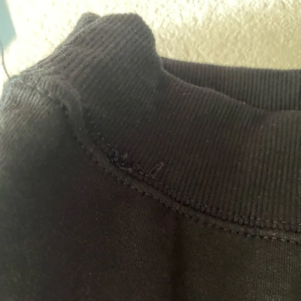 NWT Def Leppard Women Christmas Holiday Black Graphic Sweatshirt L Large - Image 8