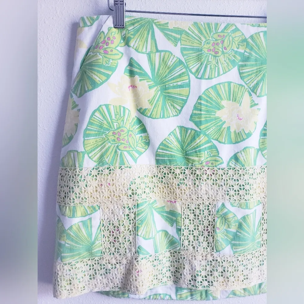 Lilly Pulitzer Rare Skirt In Hip Hop Frog Lilly Print - Image 2