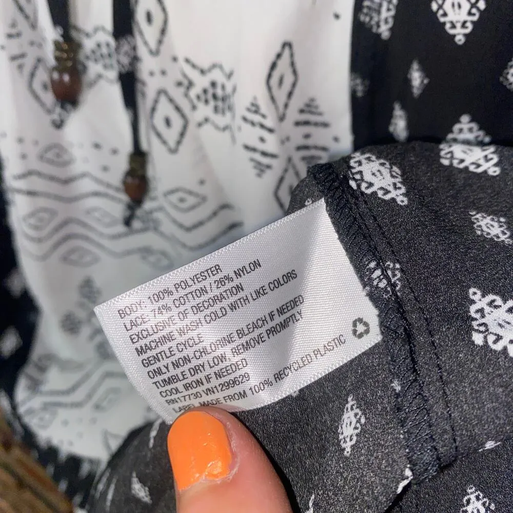 Xhilaration Black Cream Printed Lace Long Sleeve Blouse Women's Size XS - Image 5