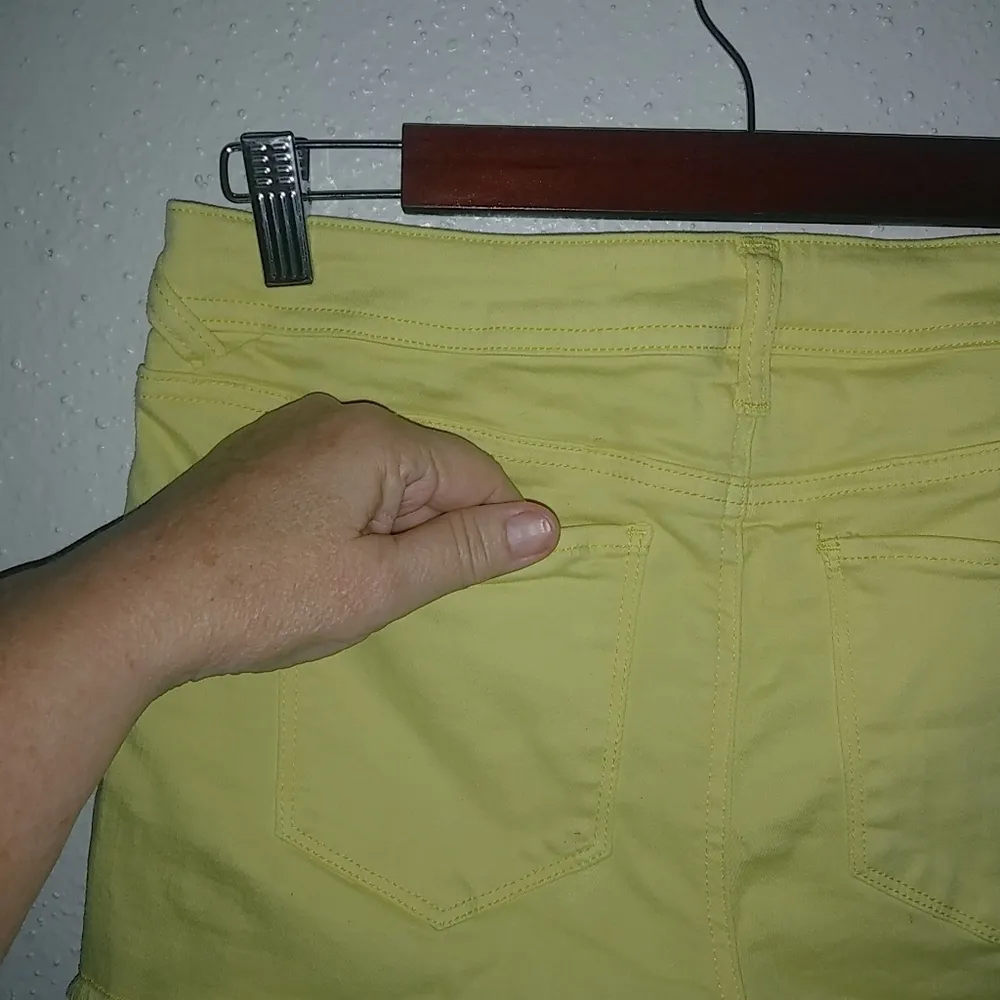 Celebrity Pink 8 29 Yellow Jeans Raw Hem Stretch Short Shorts - Image 4