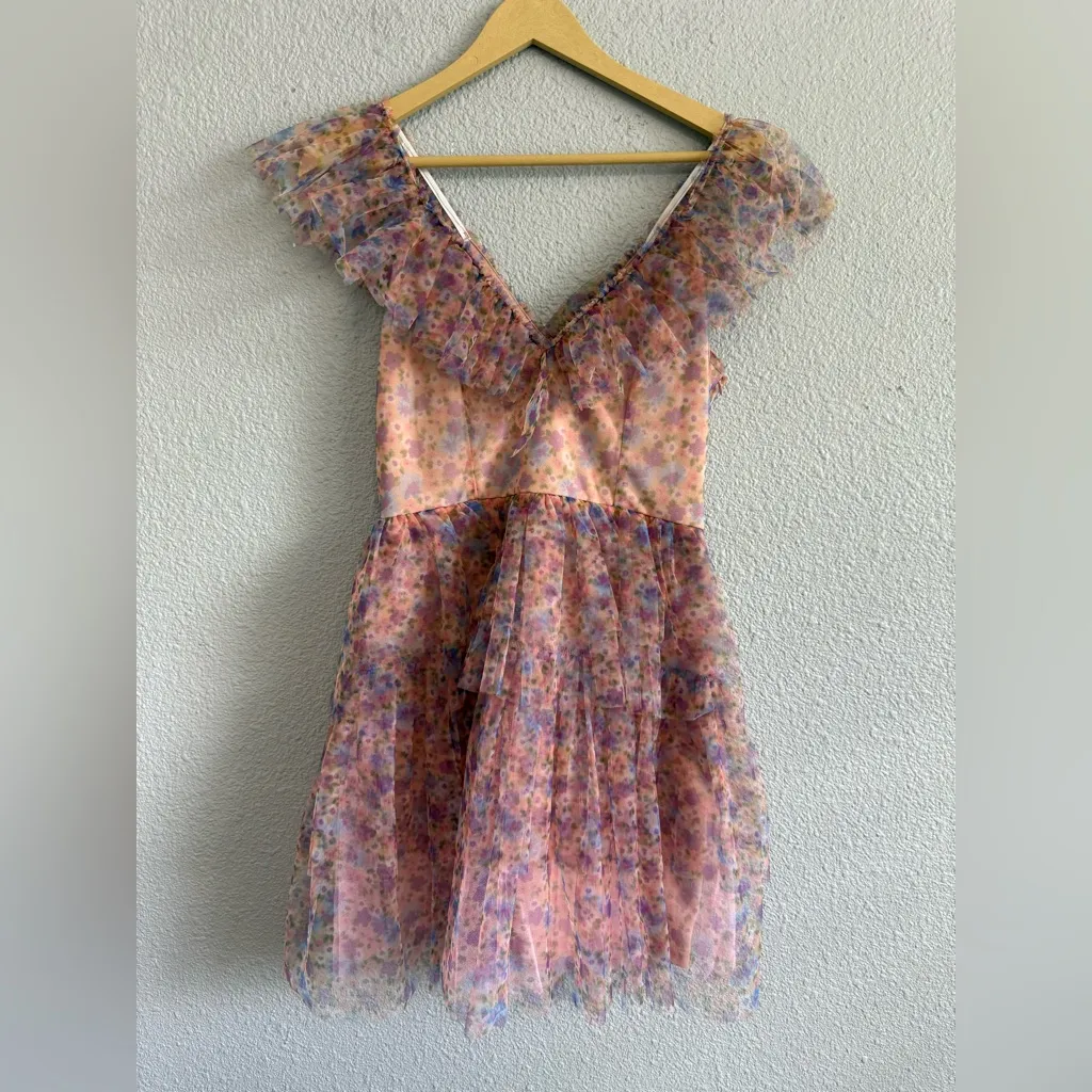 NWT DX Collection Deep V - Image 2