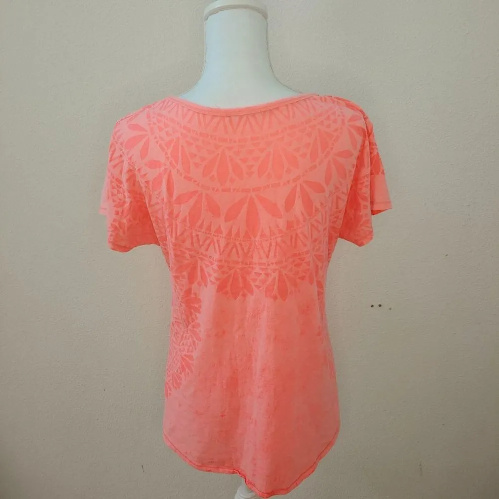 🦄  Maurices / Medium / Hot Pink Tee - Image 3