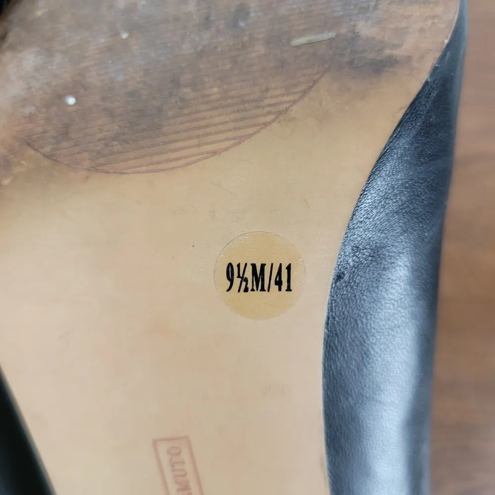 Vince Camuto Vyammi Womens Ankle Bootie Size 9.5 Black V-cut Leather Heeled Boot - Image 4