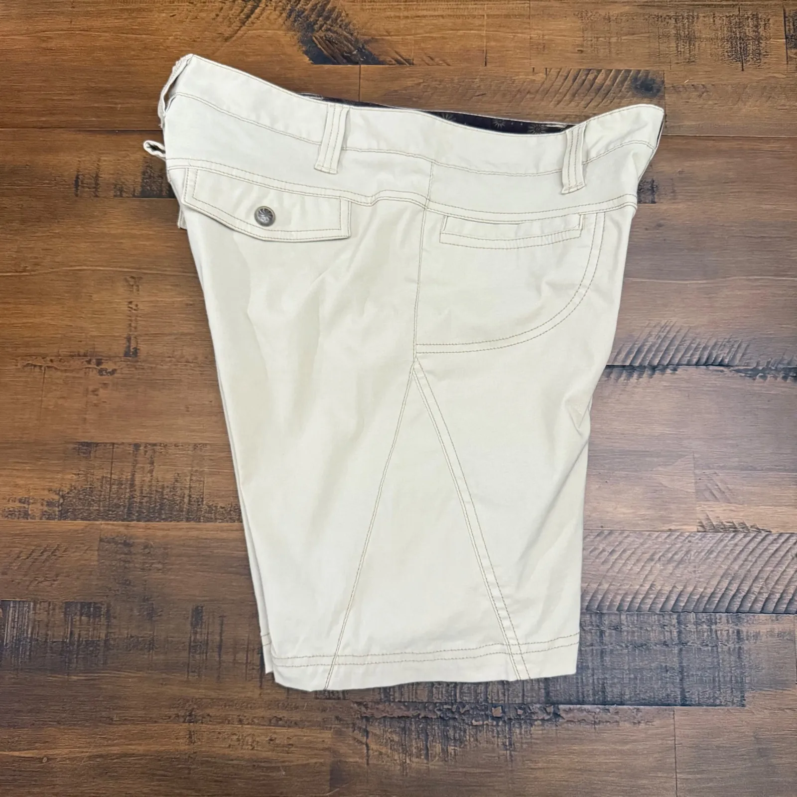 Athleta Khaki Shorts Womens Size 4‎ Casual Outdoor Hiking Travel - Image 4