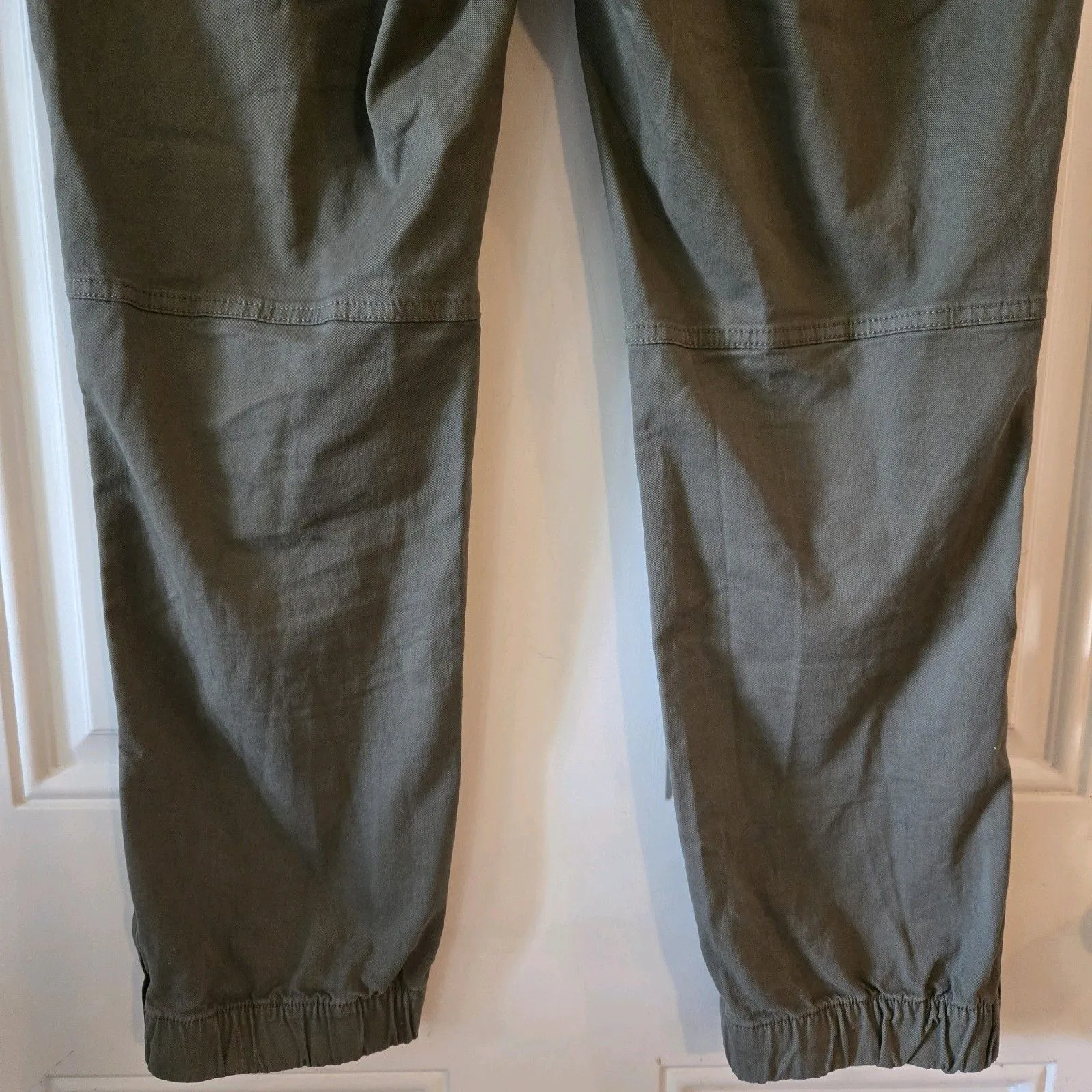 Banana Republic Army Green Joggers Size 10 Capris Women’s Utility Cropped Pants - Image 6
