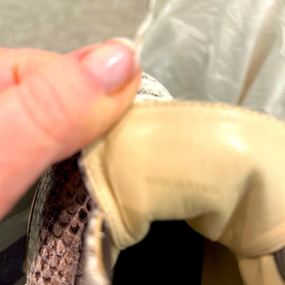 Schutz  platform shows - Image 84