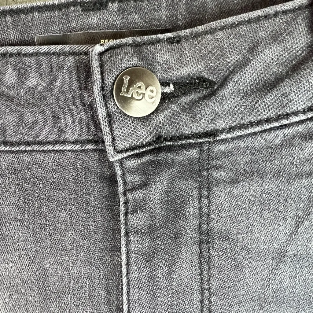 Lee Sz 12 Short Regular Fit Straight Leg Mid-Rise Gray Secretly Shapes Jeans - Image 7