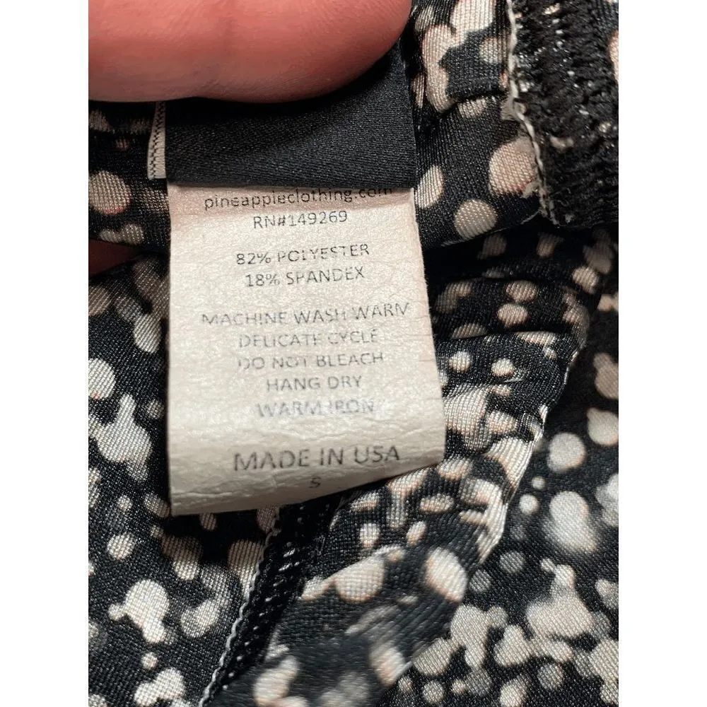 Pineapple Clothing Women’s Silver Chichi Stella Seamless Sports Bra Black Small - Image 4