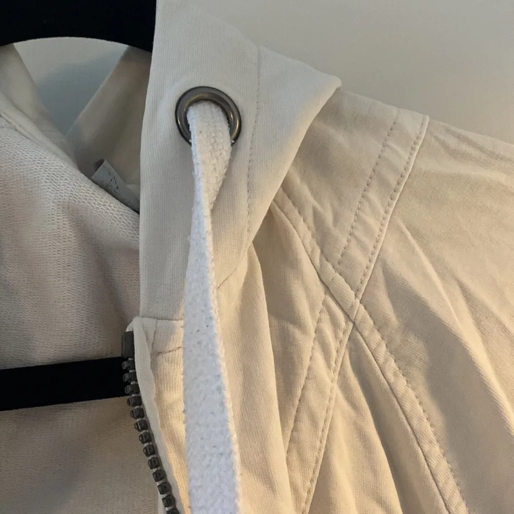 Athleta  White Jacket - Image 4