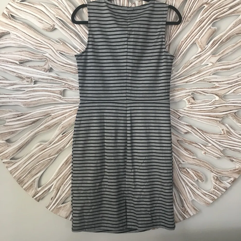 Pleione Black/ gray Striped Sheath Dress Size XS Pleated Sleeveless Made in USA - Image 2