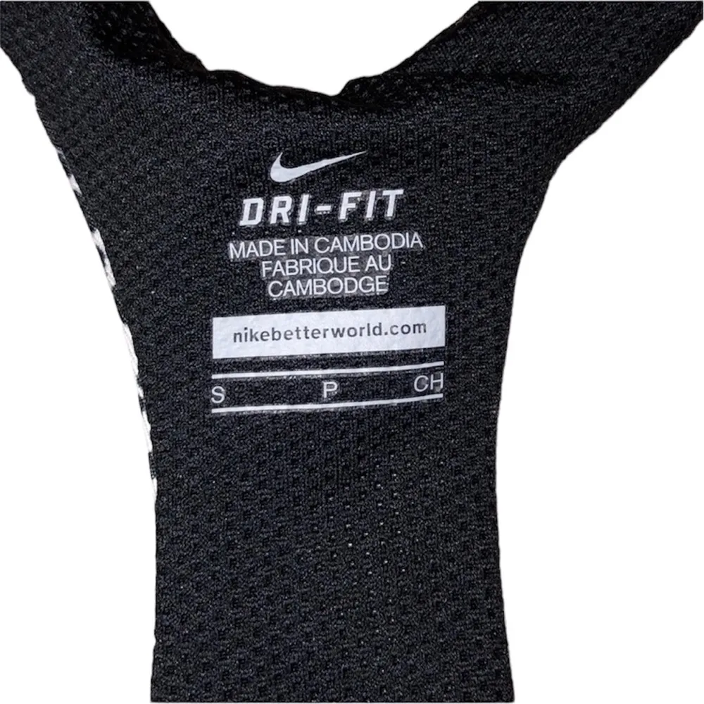 Nike Black and White Tank Top - Image 5