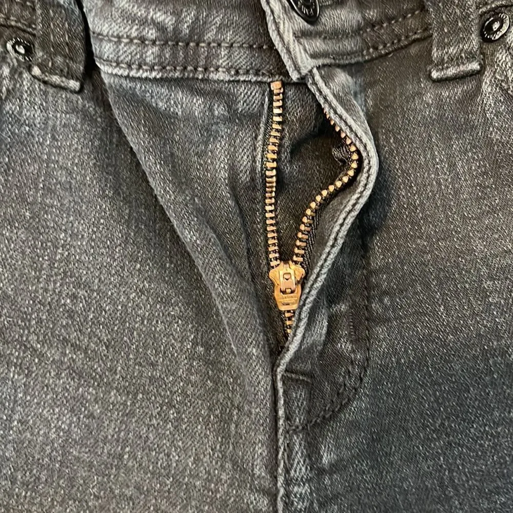 Eunina size 7 junior black distressed skinny jeans these are dark black EUC - Image 5