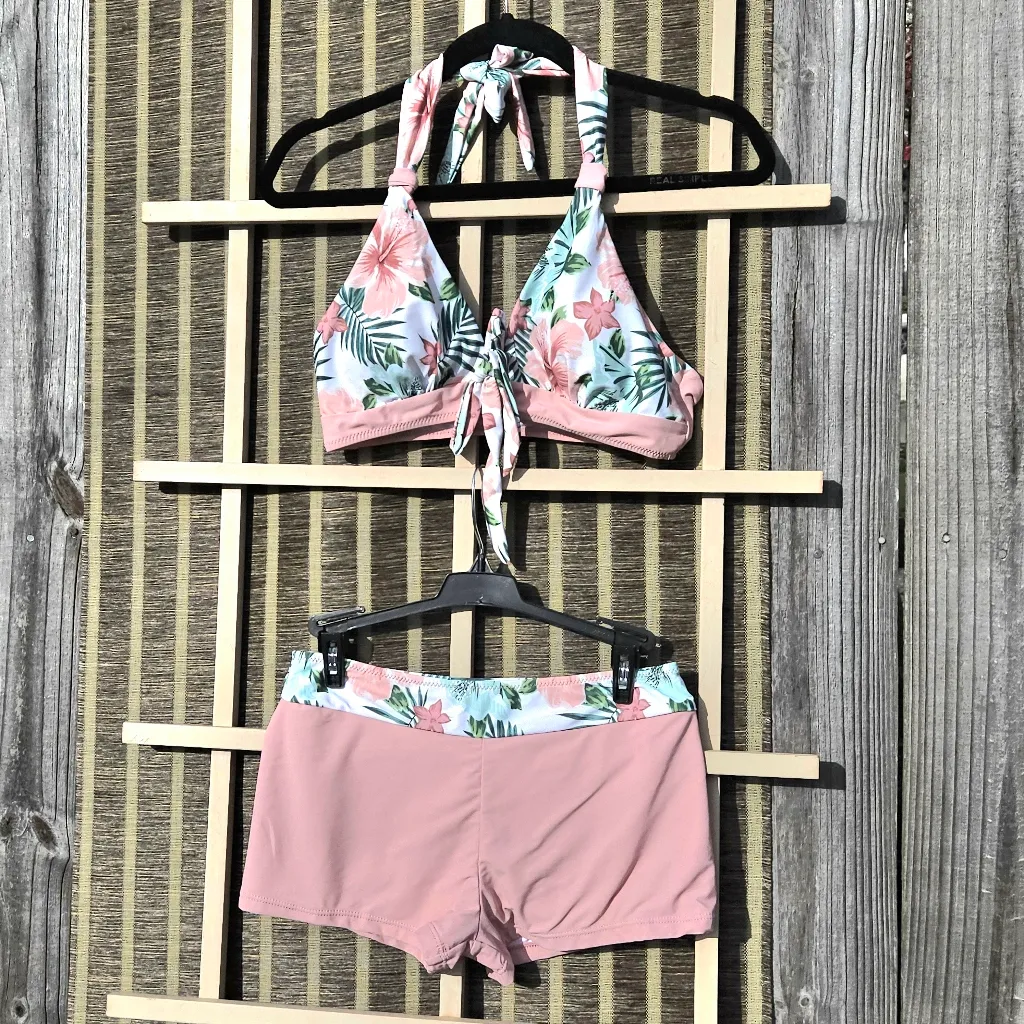 NEW Bikini Short Set Floral/Solid Size Medium Pink - Image 2