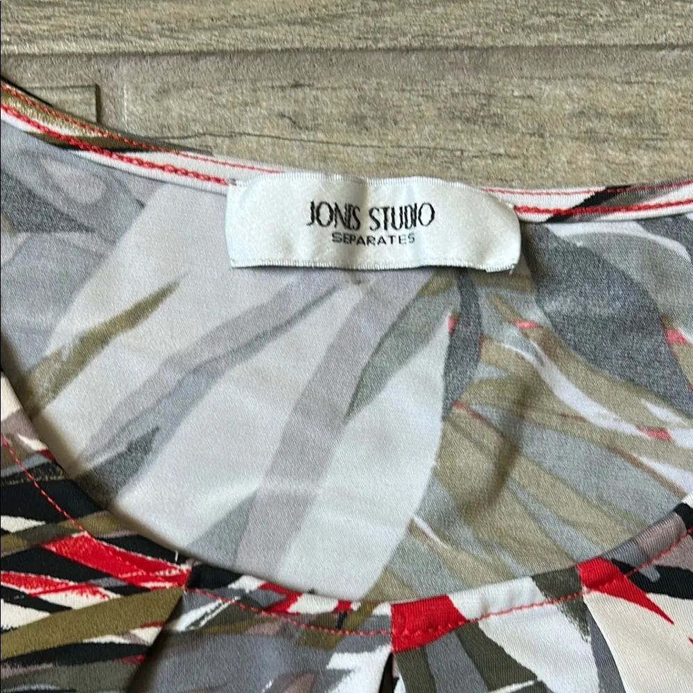 Jones Studio Graphic Black and White Blouse - Image 2