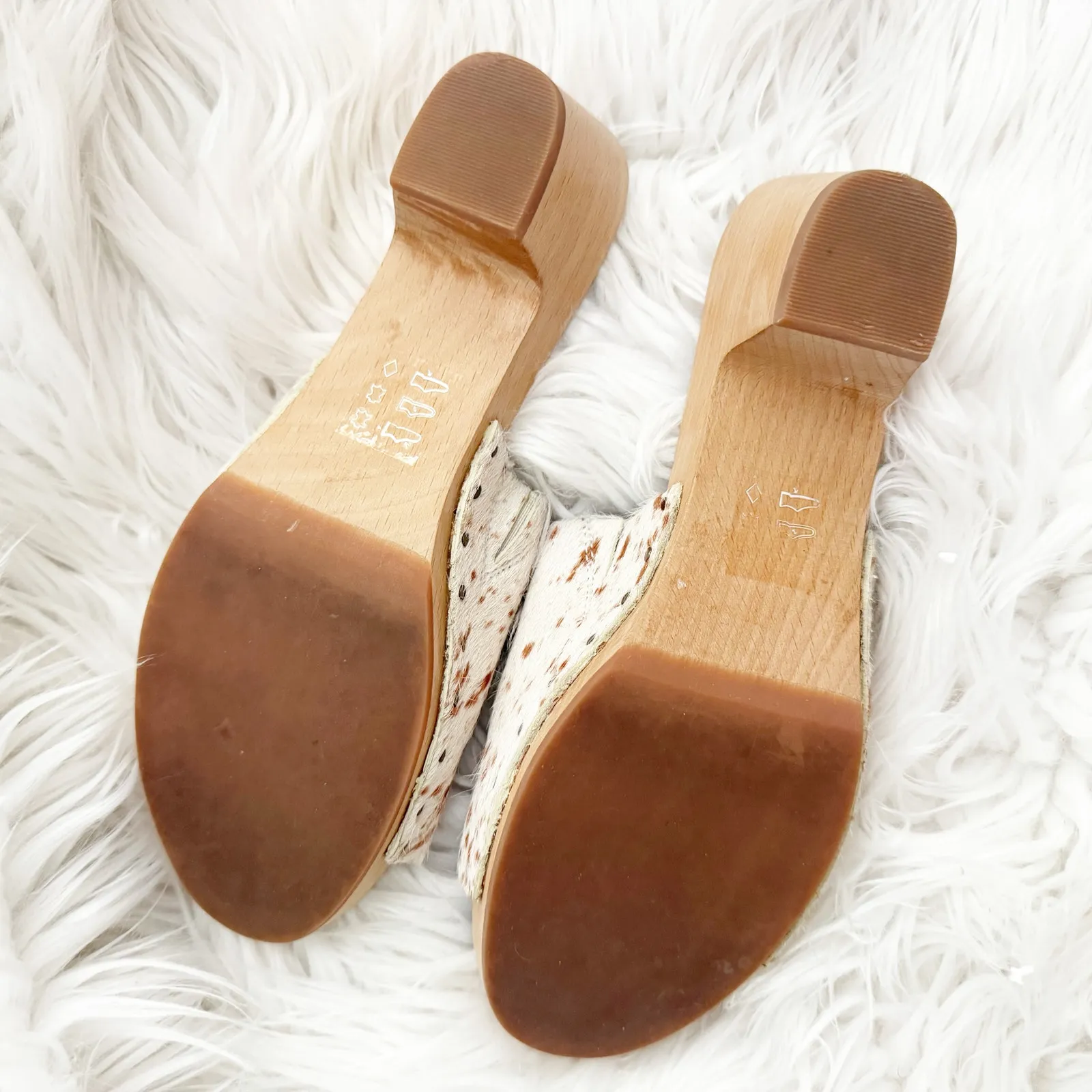 MADEWELL | The Evelyn Slide Clog in Spotted Calf Hair Cligs Sandals | Size 6 - Image 10