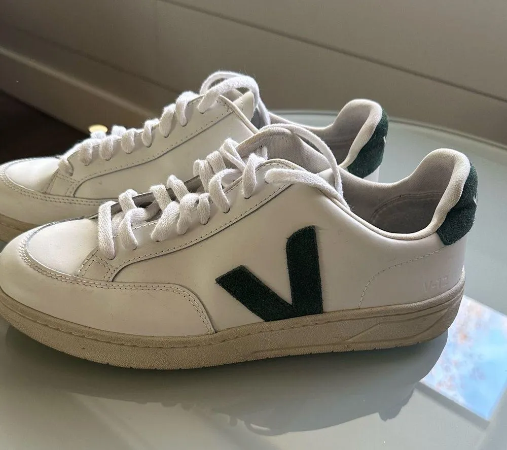 VEJA V-12 LEATHER
Extra White / Cyprus - Image 3