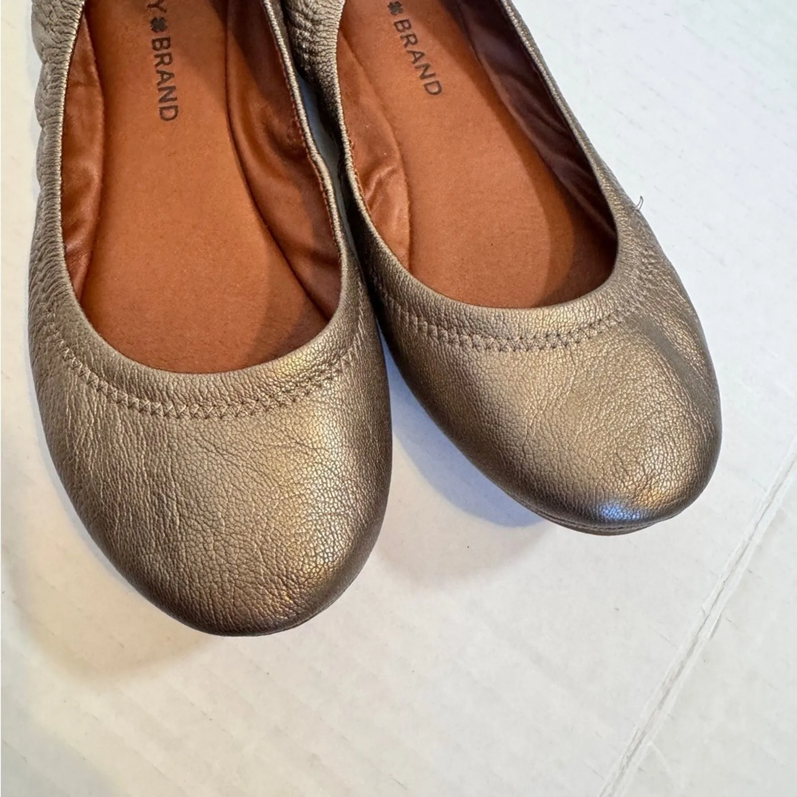 Lucky Brand Gold Leather Slip On Ballet Flats Womens 7 Comfort Shoes Fall Casual - Image 2