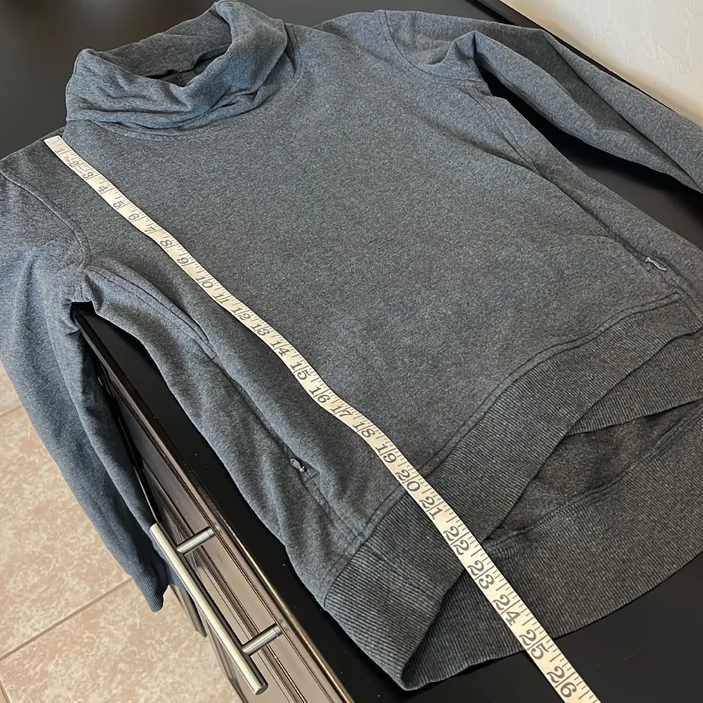Lululemon On the Double turtleneck pullover sweatshirt, grey, size 4 - Image 11