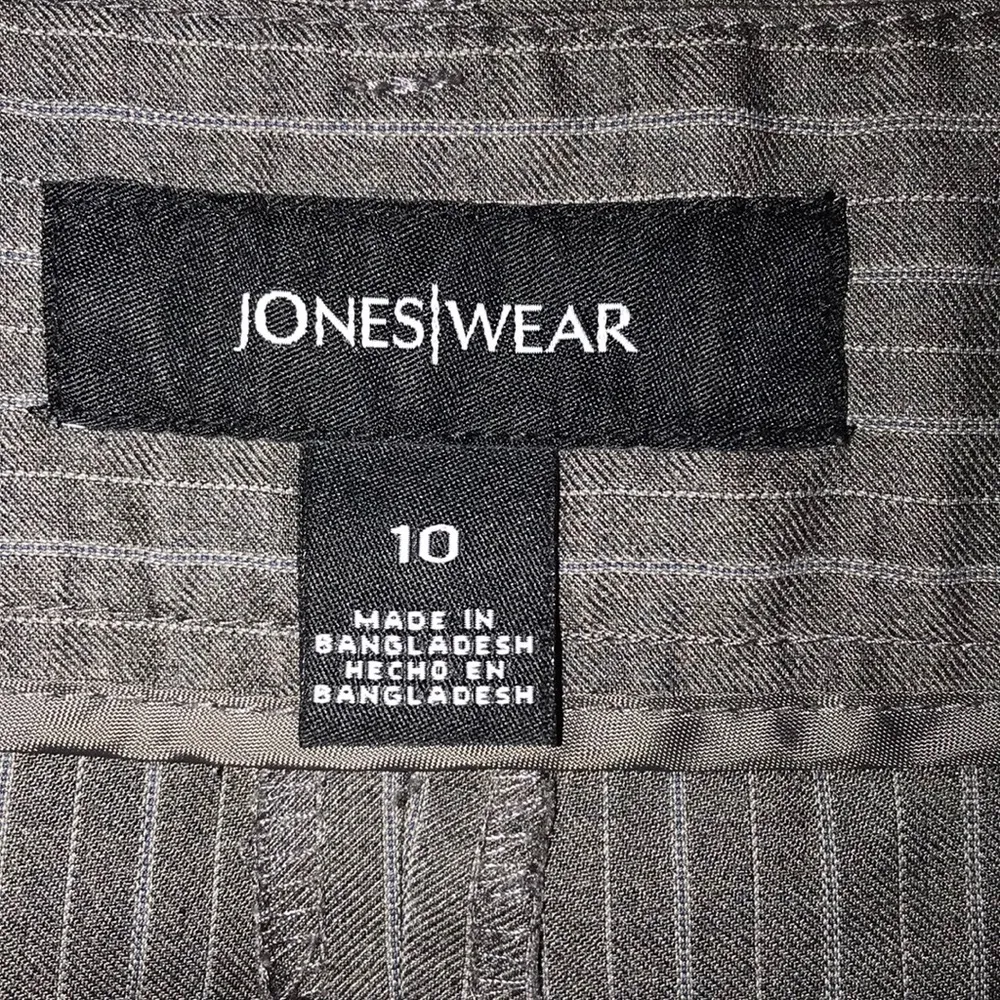 JONES WEAR GRAY STRIPED DRESS SLACKS SIZE 10 - Image 3