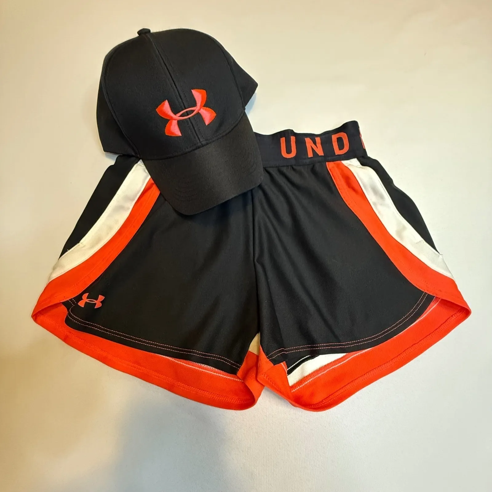 Under Armour Black Orange Athletic Shorts & Baseball Cap Set Women XS HeatGear # - Image 2