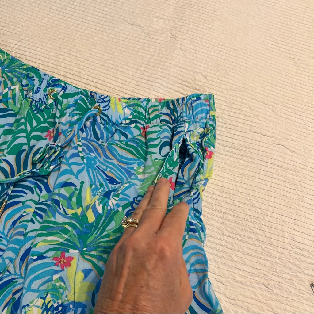 Lilly Pulitzer Croix Short Multi Via Parigi Blue Beach Small - Image 3