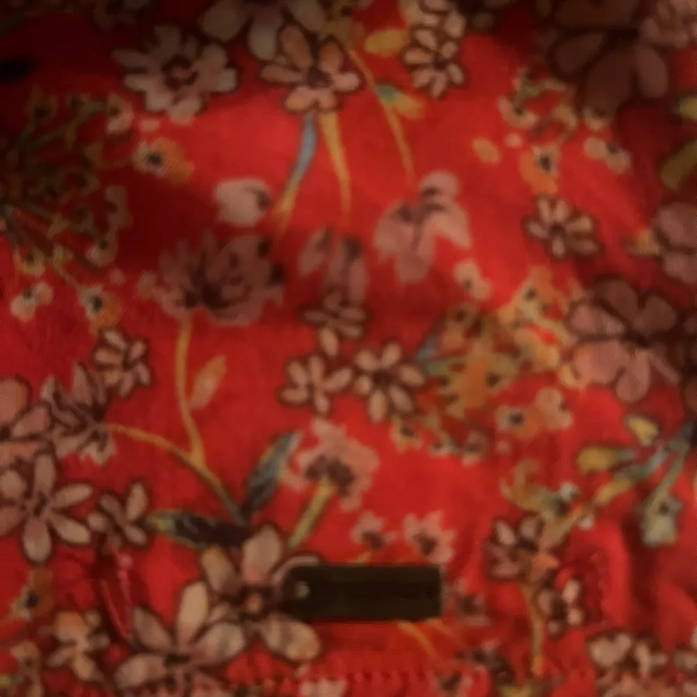 Like New O’Neill cropped floral tank - Image 3