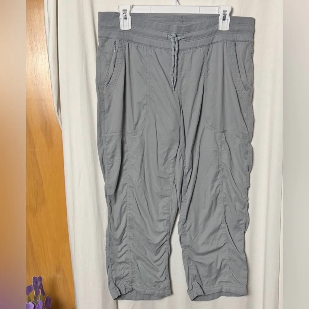 The North Face Aphrodite 2.0 Water Resistant Drawstring Capri Pants Size Large - Image 2