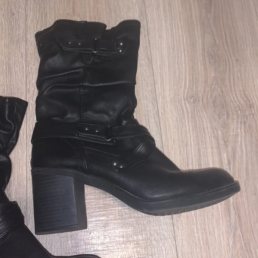 White Mountain black leather heeled Moto boots - Image 3