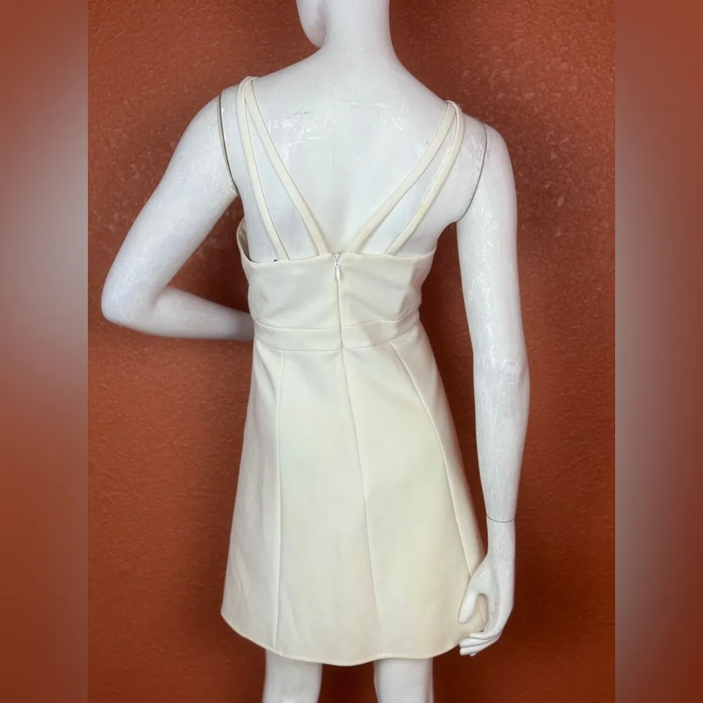 BCBGMAXAZIA white dress short straps cocktail party wedding prom Size 10. E39 - Image 9