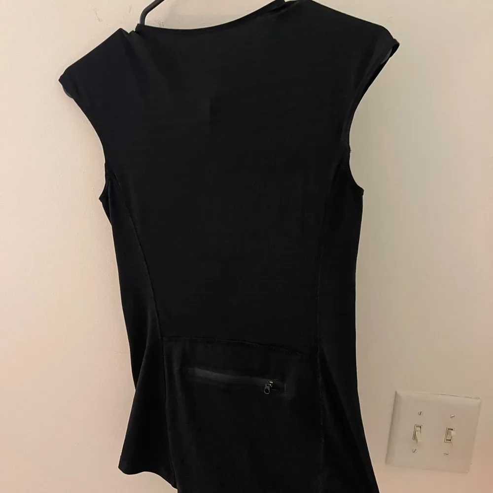 athleta black workout top size XS full zip on front - Image 3