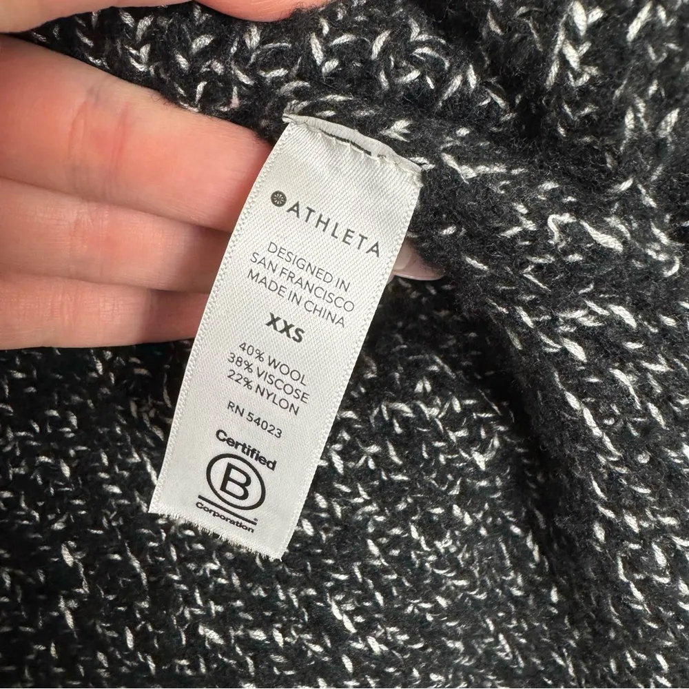 Athleta Shasta V-Neck Sweater Wool Blend Hi Low Black Marl Size XXS - Image 4