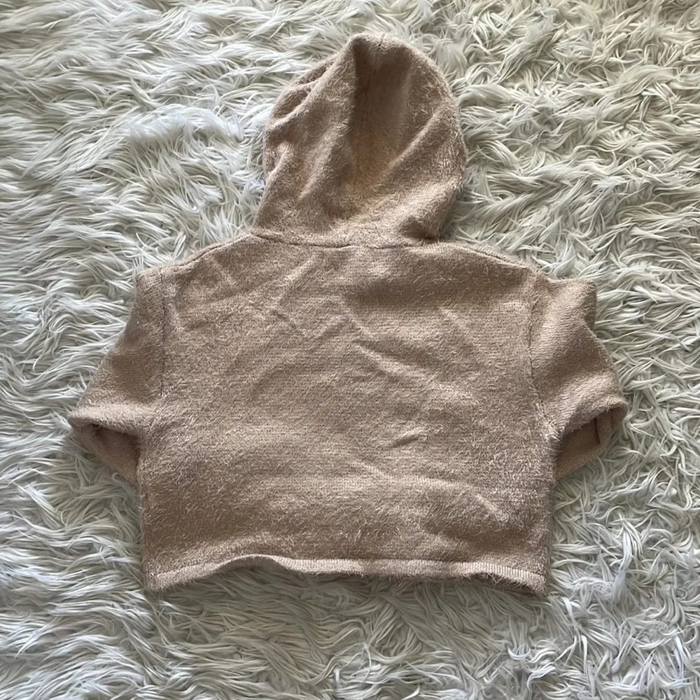 Cropped Knit Cream Hoodie - Image 3