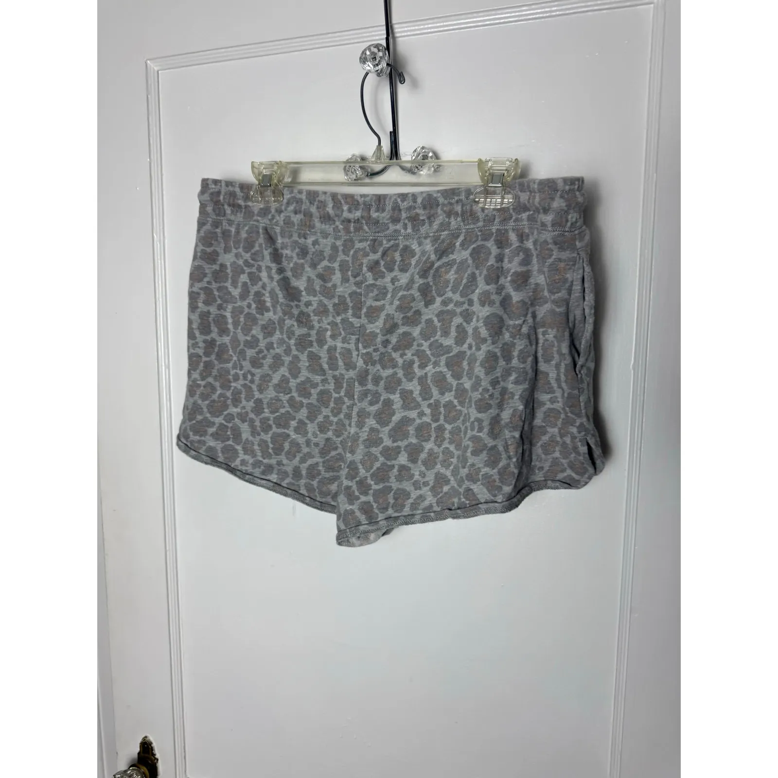 Colsie Gray Leopard Print Comfy Sweat Elastic Shorts Stretch Lounge Women's XL - Image 4