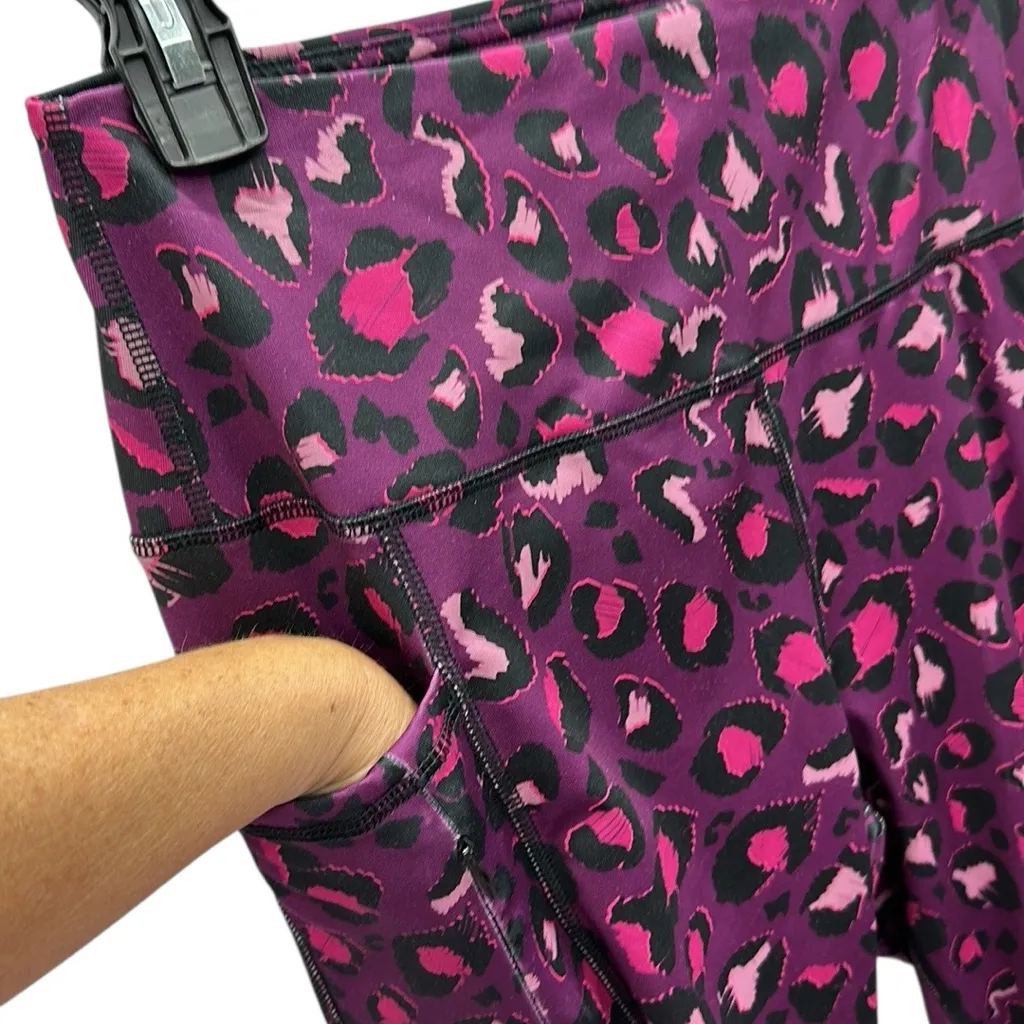Adrienne Vittadini Leggings Purple Pink Animal Print Cropped Athletic Pants M - Image 4