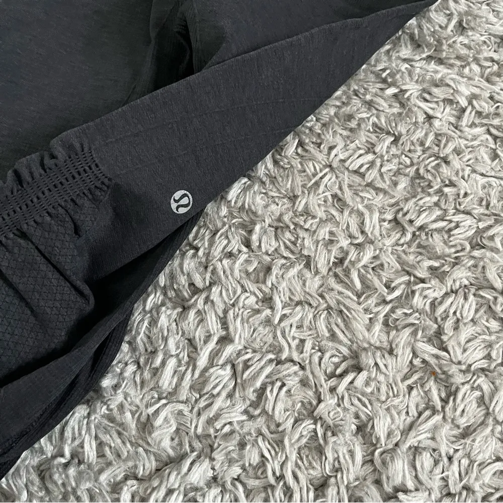 Lululemon seamless cropped leggings size 6 - Image 2