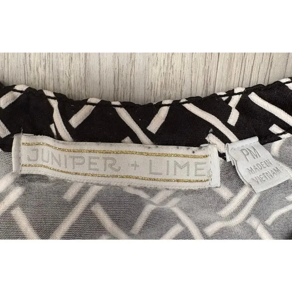 Juniper + Lime | Women's Criss Cross Stitch Short Sleeve Blouse | Petite Medium Black - Image 3