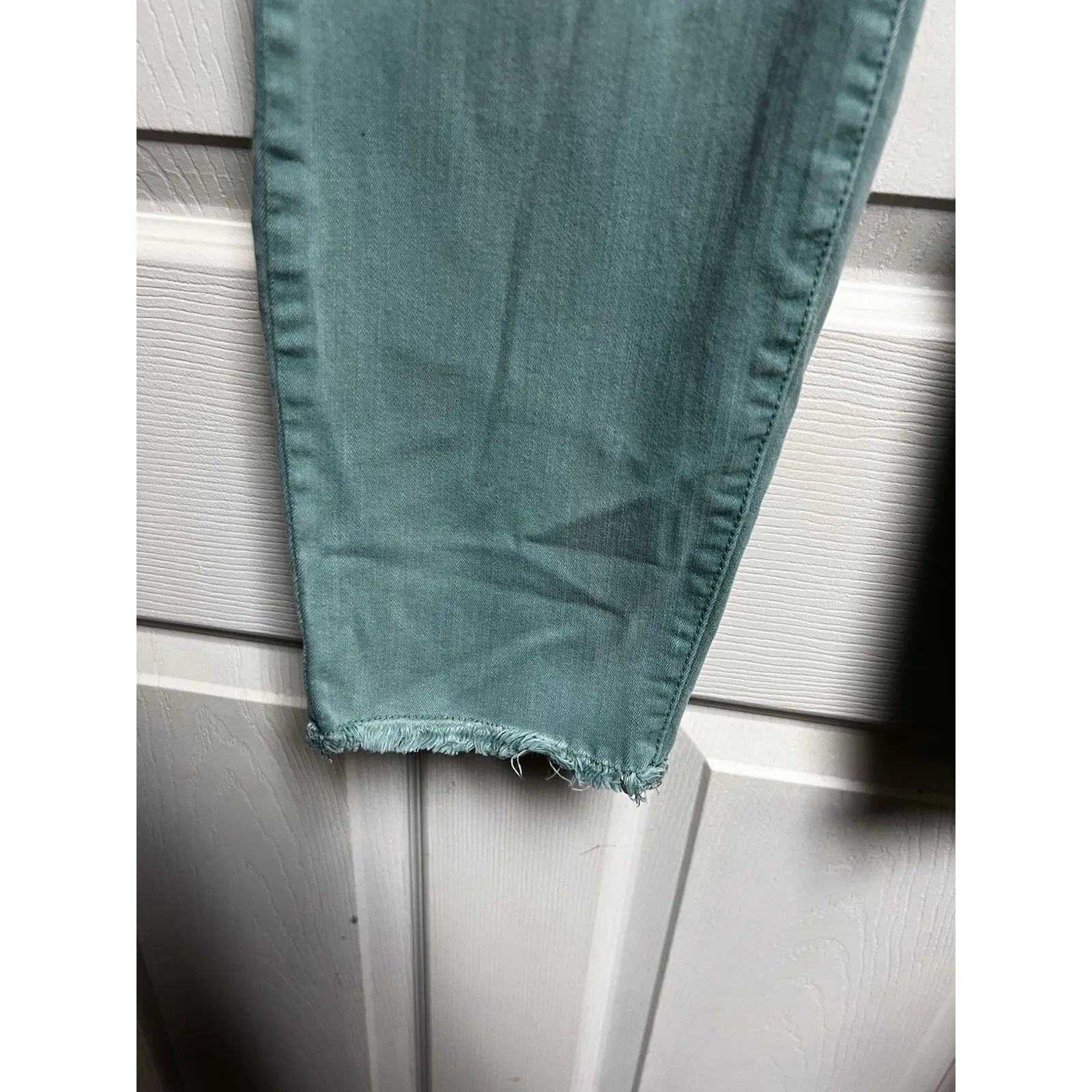 300-015 Nine West Jeans Women's 12 Sea Green Gramercy Skinny Zipper Raw Hem‎ - Image 3