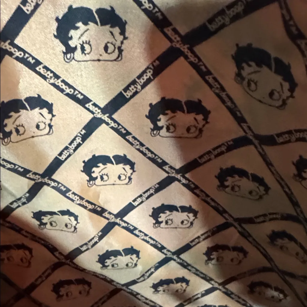 Betty Boop  Vibrant Pink Graphic Tote - Image 6