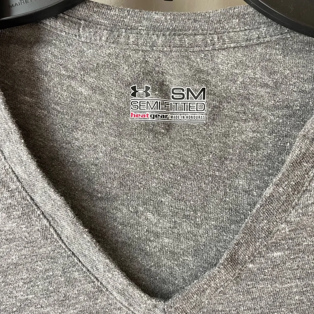 Under Armour Small gray under armor tshirt. - Image 2