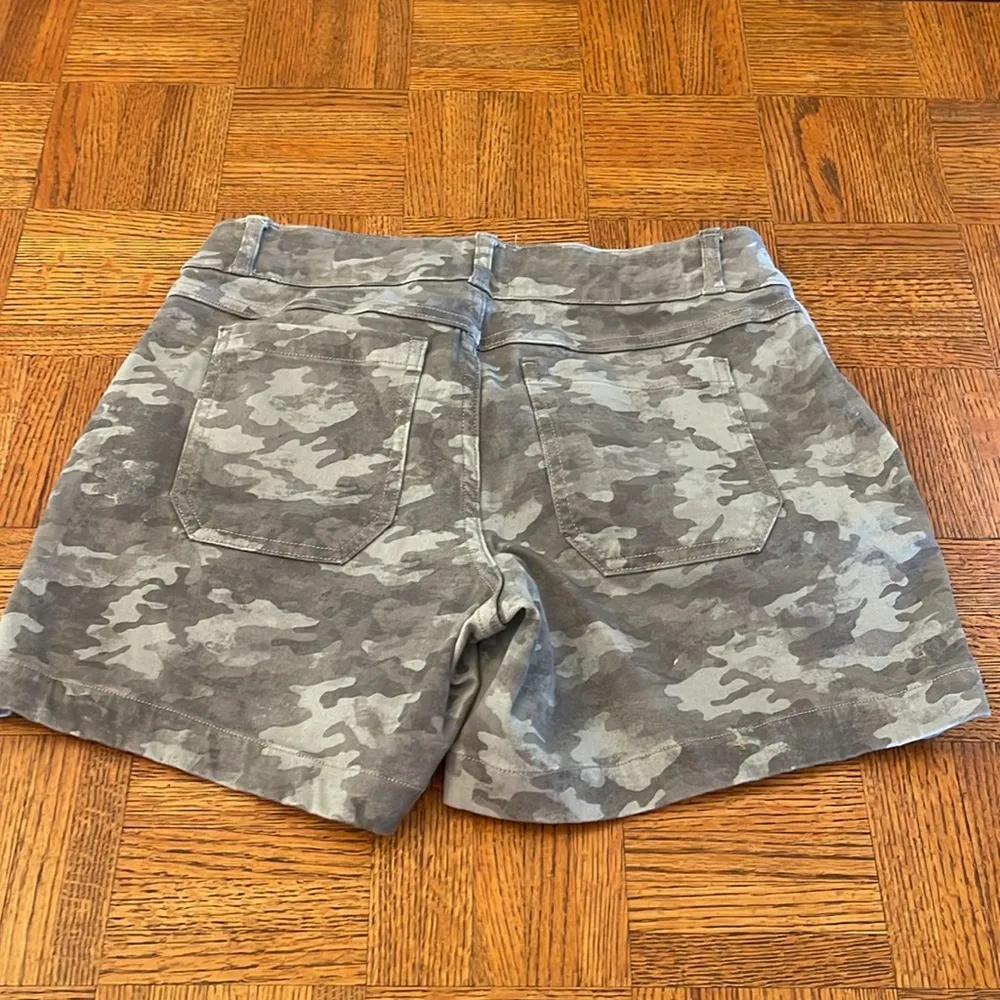 SPANX CHINO Camouflage Shorts SMALL - Image 3