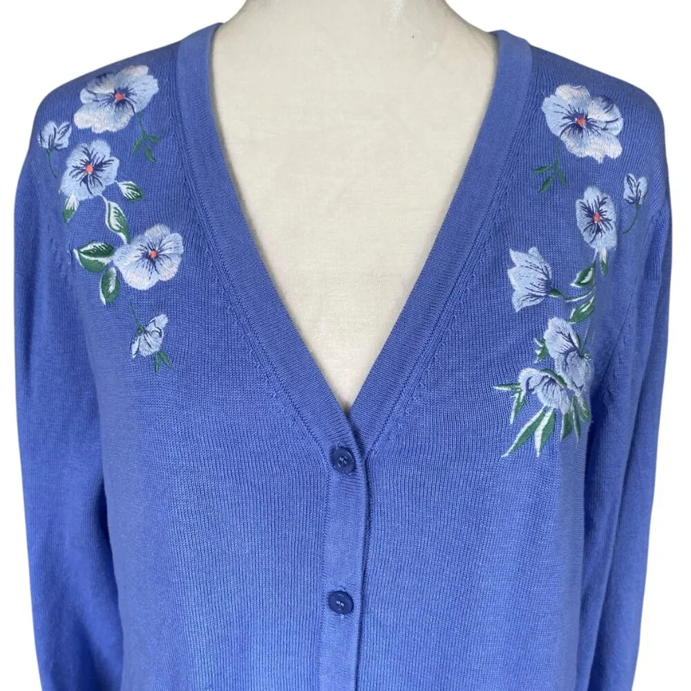 Isaac Mizrahi S long sleeve v-neck button down sweater with floral embroidery - Image 5