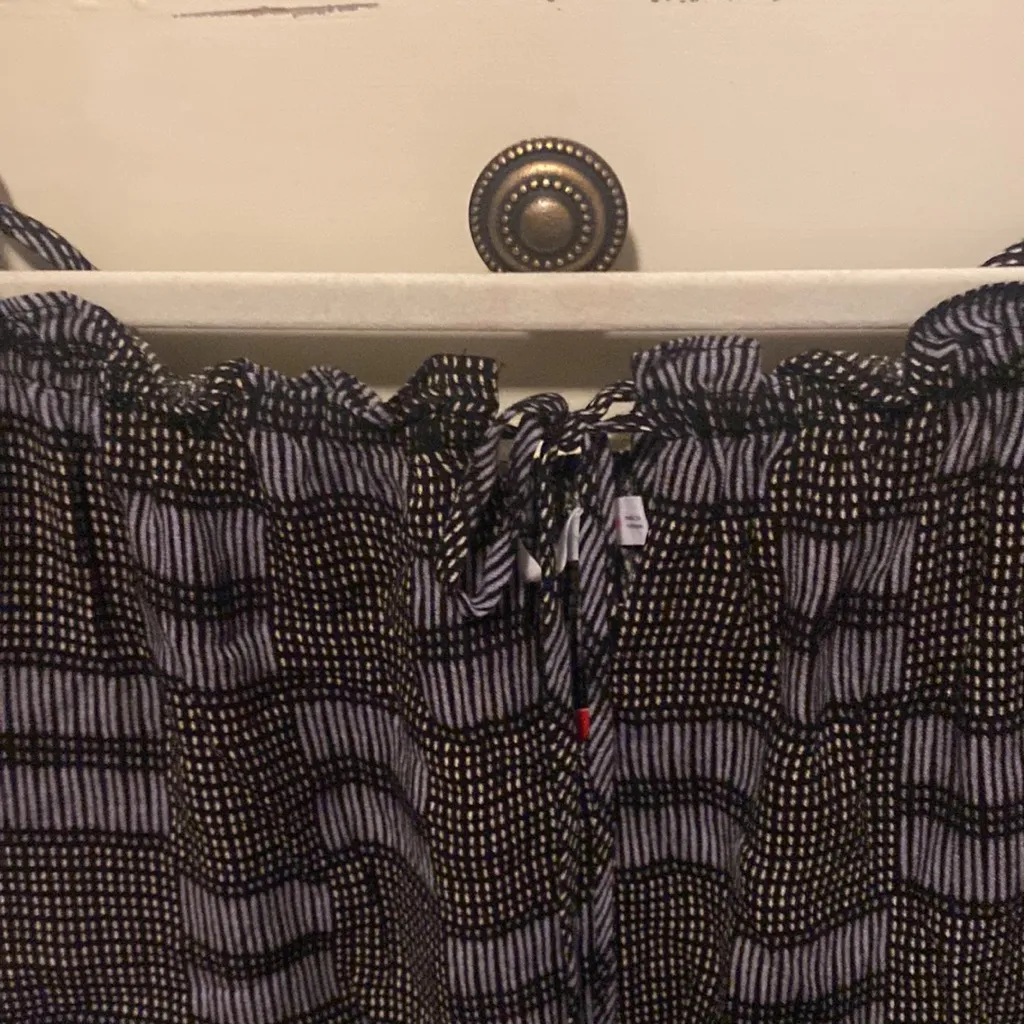 NWT Lush Off the Shoulder Romper Sz M - Image 3