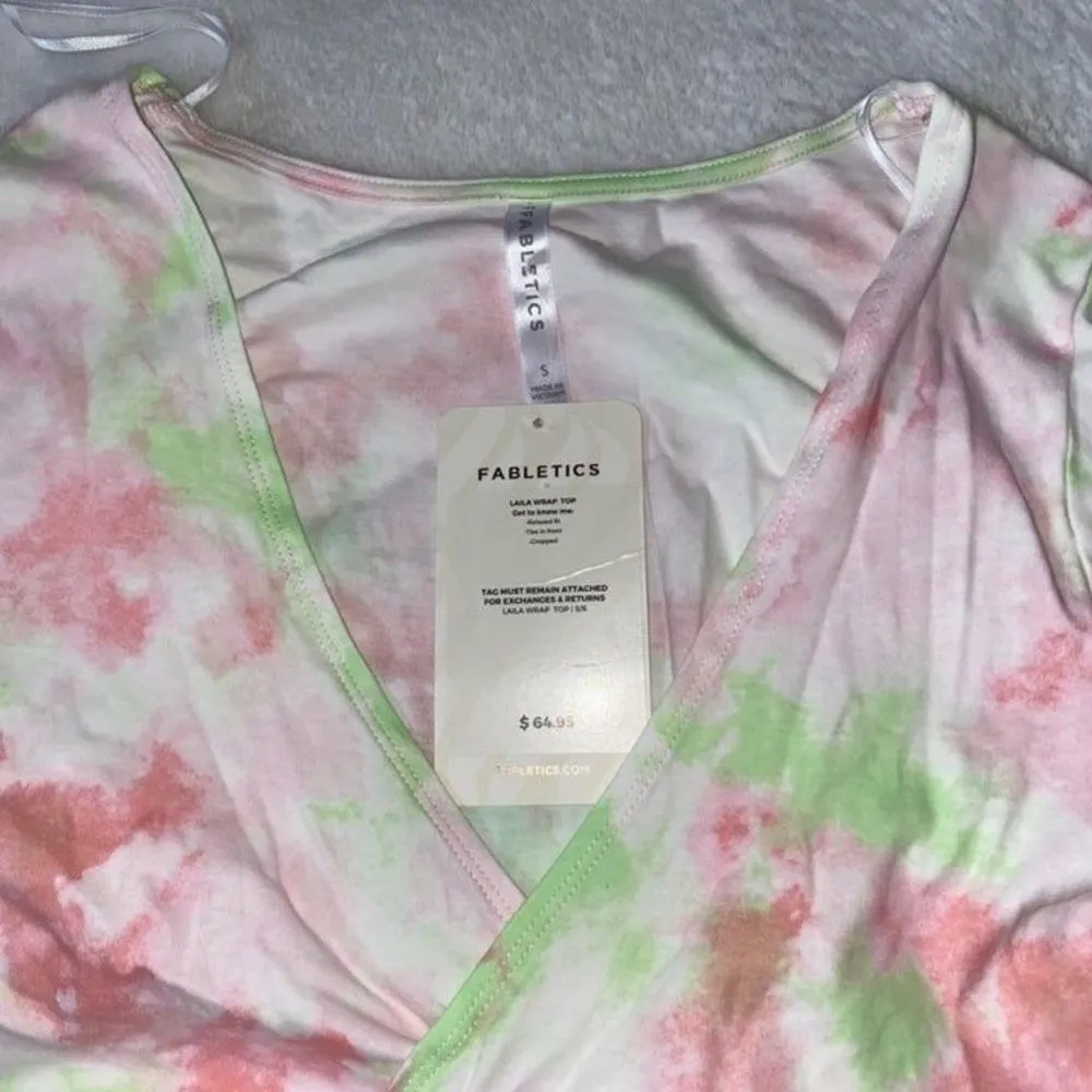NWT fabletics tye dye short sleeve wrap top - Image 4