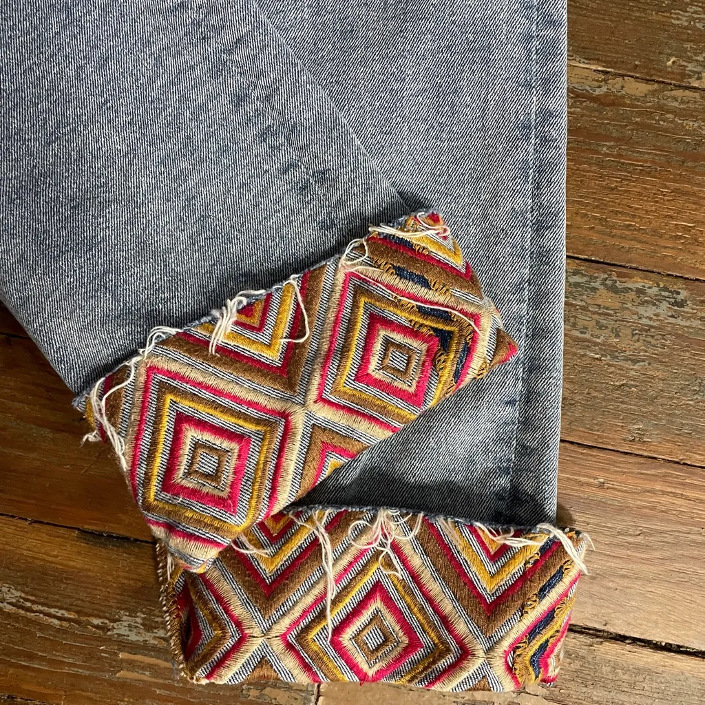 Driftwood Colette Diamond Daze Denim Light Wash Embroidered Cuffed Jeans- 25 🧡🎀 - Image 11