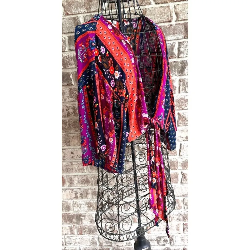 Patrons Of Peace Cropped Kimono Top Small  FLoral Front Ties Flare Sleev… - Image 7