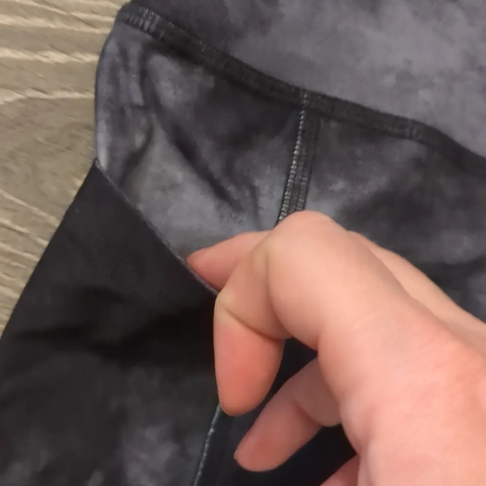 Gilly hicks by Abercrombie bike shorts size small - Image 3