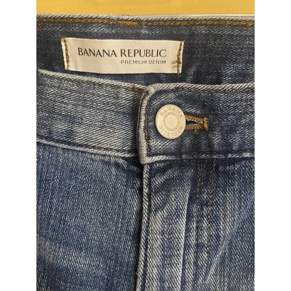 Banana Republic Women's Distressed Boyfriend Jeans Size 30L - Image 5