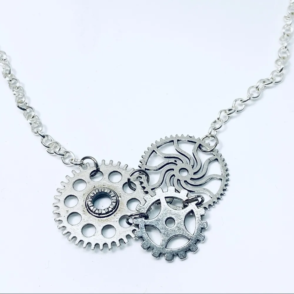 Steampunk Silver Gears Necklace New - Image 7