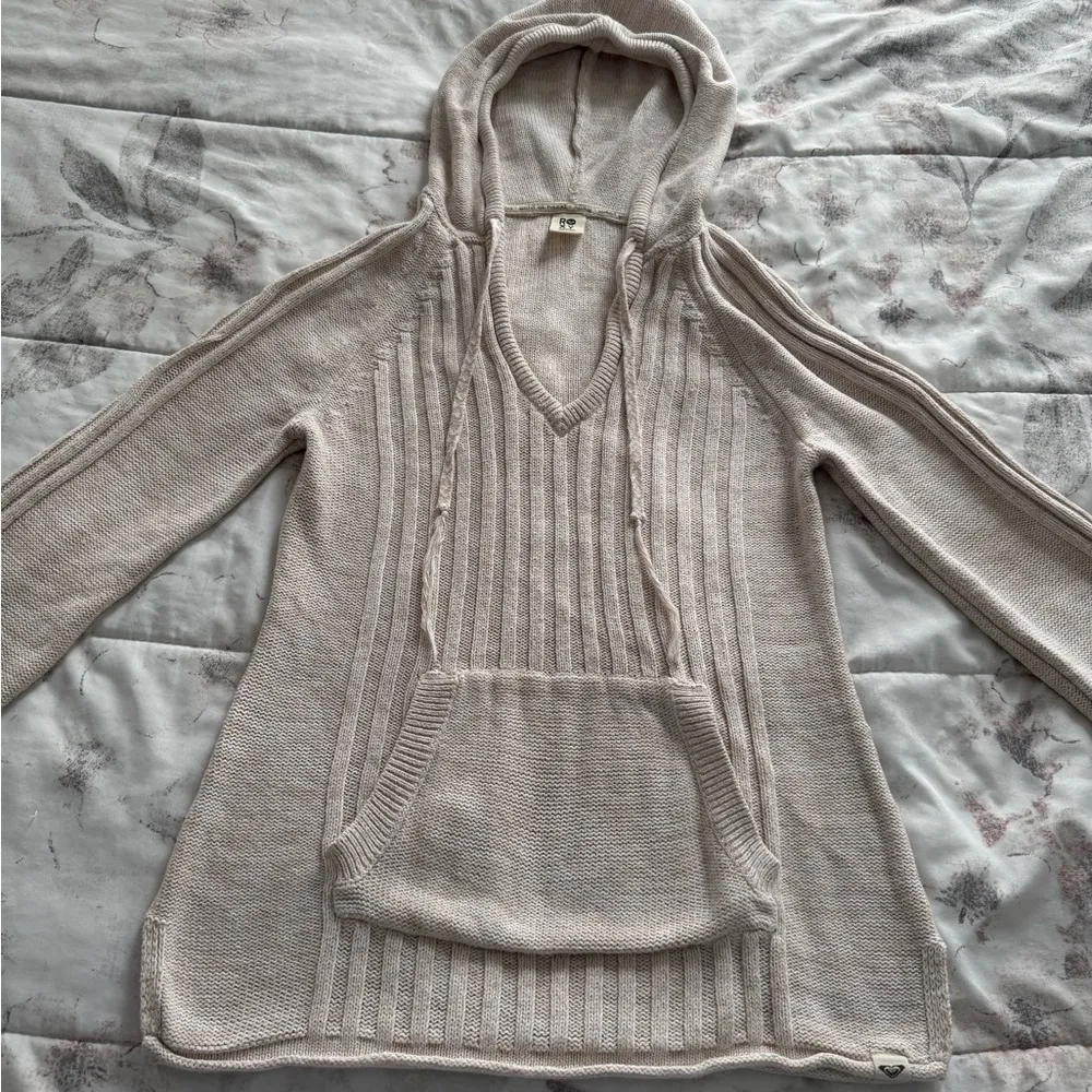 Roxy Cream cable Knit Hooded V-neck kangaroo pocket Sweater, size M outdoor - Image 9