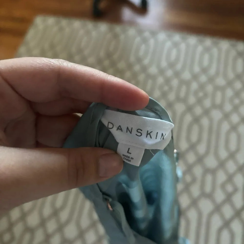 Danskin sage green matching satin tank & shorts stripe pajama set large - Image 6